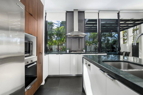 Ultra Broadbeach - Queensland Tourism 25