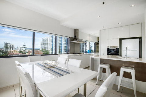 Ultra Broadbeach - Queensland Tourism 9