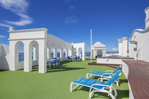 ULTIQA Burleigh Mediterranean Resort - QLD Tourism 26