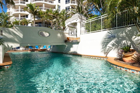 ULTIQA Burleigh Mediterranean Resort - QLD Tourism 12