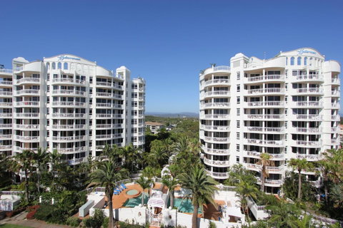 ULTIQA Burleigh Mediterranean Resort - QLD Tourism 29