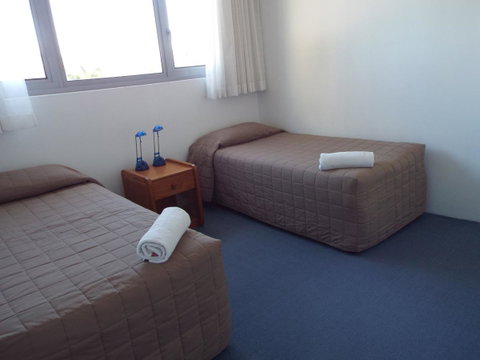 Northwind Beachfront Apartments - QLD Tourism 17