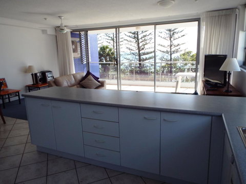 Northwind Beachfront Apartments - QLD Tourism 19