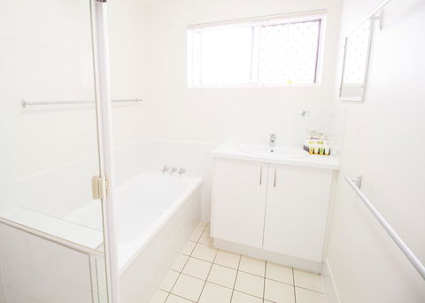 Aabon Apartments & Motel - QLD Tourism 21