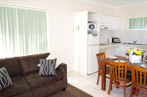 Aabon Apartments & Motel - QLD Tourism 26