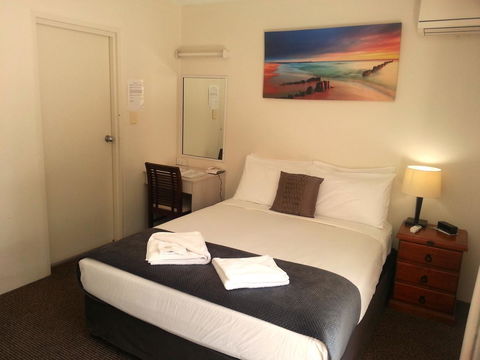 Aabon Apartments & Motel - QLD Tourism 5