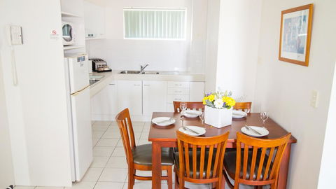 Aabon Apartments & Motel - QLD Tourism 27