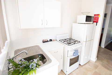 Aabon Apartments & Motel - QLD Tourism 31