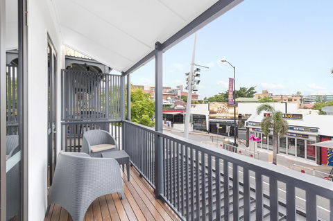 The Beetson Hotel -formerly Gambaro Hotel - QLD Tourism 25