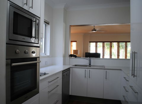 BeachView Apartments At Villa Paradiso - Queensland Tourism 16