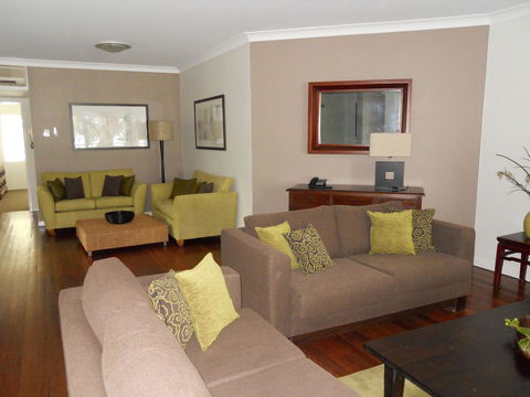 BeachView Apartments At Villa Paradiso - Queensland Tourism 35