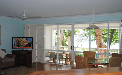 BeachView Apartments At Villa Paradiso - Queensland Tourism 21