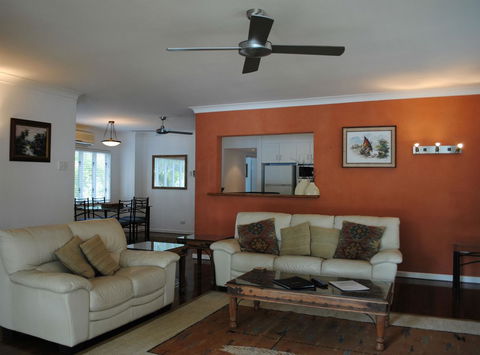 BeachView Apartments At Villa Paradiso - Queensland Tourism 14