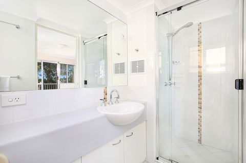 Belvedere Apartments - QLD Tourism 6