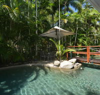 Seascape Holidays - Coral Apartments - QLD Tourism