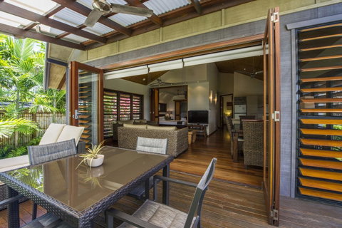 Pure Magnetic Villa 4 - QLD Tourism 1