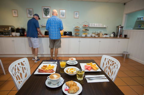 Coral Tree Inn - Queensland Tourism 8