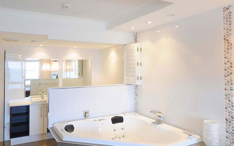 Pacific Plaza Apartments - QLD Tourism 40