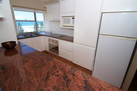 Pacific Plaza Apartments - QLD Tourism 18