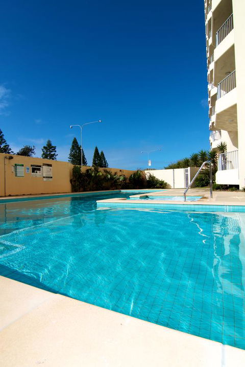 Pacific Plaza Apartments - QLD Tourism 27