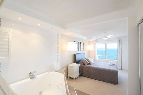 Pacific Plaza Apartments - QLD Tourism 24