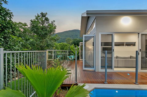 Oceans Edge Holiday Home - QLD Tourism 17
