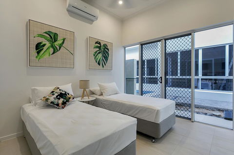 Oceans Edge Holiday Home - QLD Tourism 11