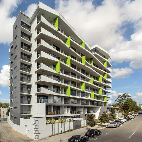 Code Apartments - QLD Tourism 8