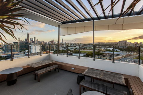 Code Apartments - QLD Tourism 16
