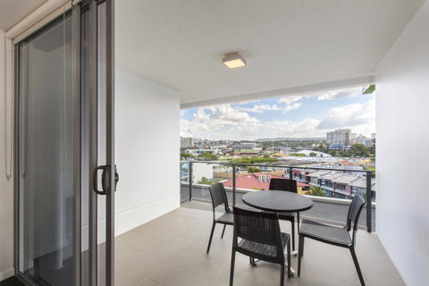 Code Apartments - QLD Tourism 39