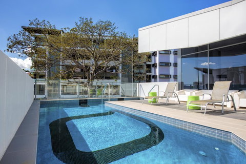 Code Apartments - QLD Tourism 11