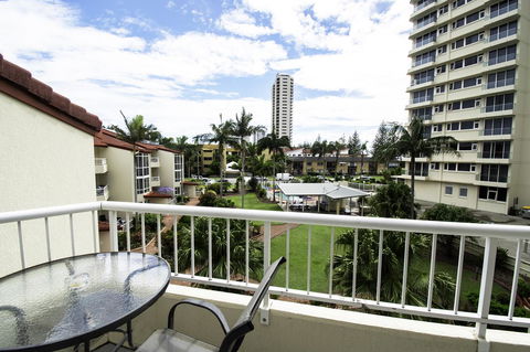 Key Largo Holiday Apartments - Queensland Tourism 5