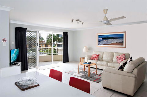 Key Largo Holiday Apartments - Queensland Tourism 4