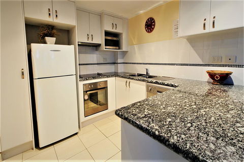 Key Largo Holiday Apartments - Queensland Tourism 34