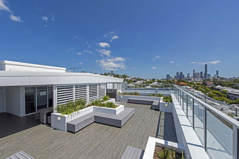 DoubleOne3 Apartments - Queensland Tourism 0