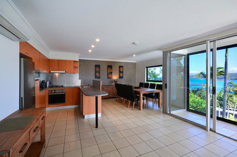 Oasis Apartments On Hamilton Island By HIHA - QLD Tourism 12