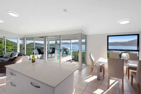 Oasis Apartments On Hamilton Island By HIHA - QLD Tourism 37
