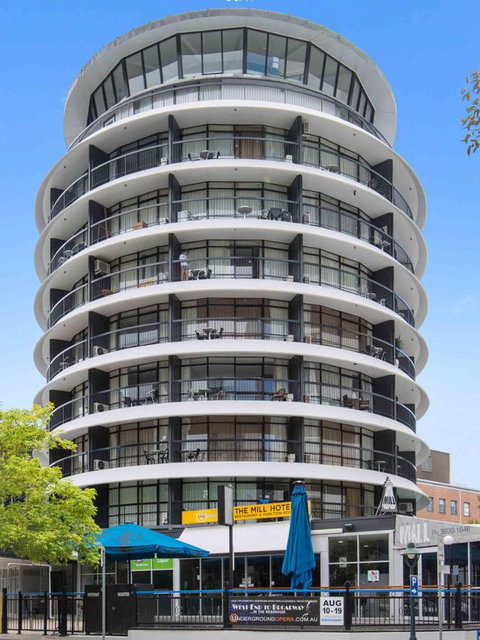 Madison Tower Mill Hotel - QLD Tourism 0