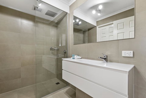 Dockside Apartments Mooloolaba - QLD Tourism 22