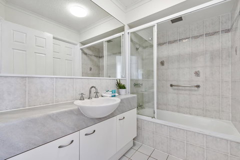 Dockside Apartments Mooloolaba - QLD Tourism 9