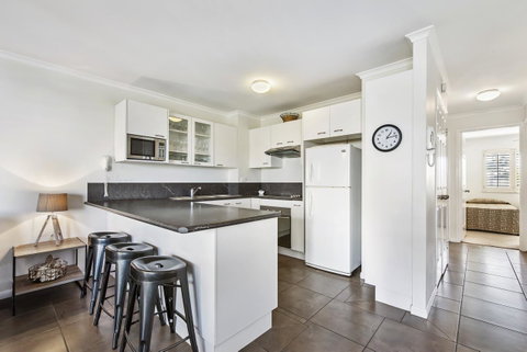 Dockside Apartments Mooloolaba - QLD Tourism 24