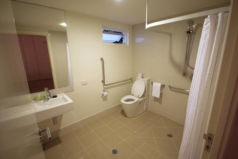 Domain Serviced Apartments - QLD Tourism 13
