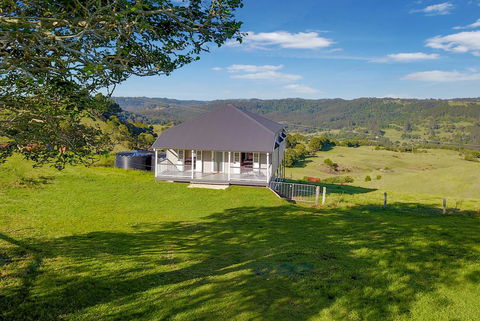 Cloud Hill - QLD Tourism 1