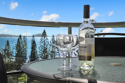 Malibu Apartments - QLD Tourism 0