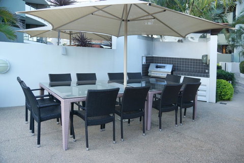 Ambience On Burleigh Beach - QLD Tourism 14