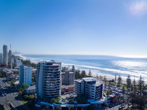 Ambience On Burleigh Beach - QLD Tourism 5