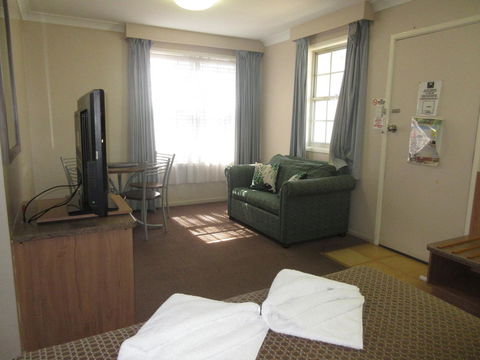 Riviera On Ruthven - Queensland Tourism 17