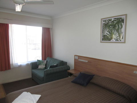 Riviera On Ruthven - Queensland Tourism 10