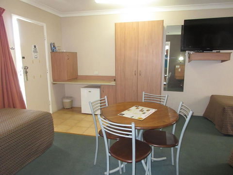 Riviera On Ruthven - Queensland Tourism 12