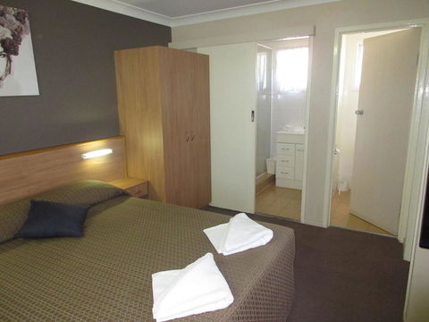 Riviera On Ruthven - Queensland Tourism 18